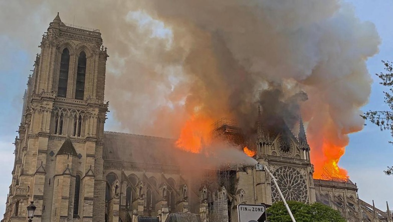 Paris : La cathédrale Notre-Dame ravagée par un terrible incendie