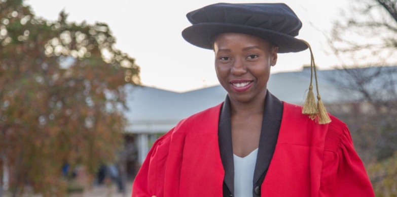 La plus jeune femme docteur d’Afrique est zimbabwéenne et est âgée de 23 ans