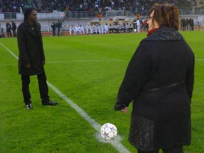 Photos : Baba Maal, l'invité d'honneur du match Sénégal-Guinée, dans les vestiaires des Lions