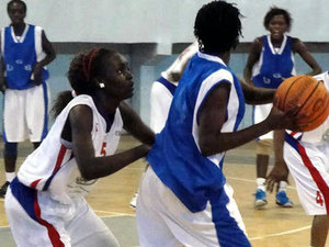 Basket Ball masculin 4ème tour Play-off : l’UGB a le sourire après sa victoire sur la douane 61 à 41