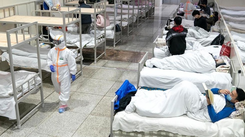 Dans les hôpitaux de Wuhan, de plus en plus de lits sont occupés par les médecins et infirmiers contaminés par leurs patients. China Daily via REUTERS