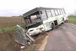 Saint-Louis: Un bus se renverse et fait 2 morts, une vingtaine de blessés.