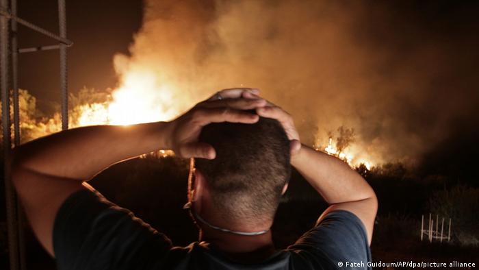 L'Algérie combat ses derniers incendies, le bilan humain s'alourdit à 90 morts