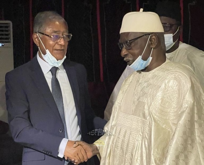 Le Khalife Général des Tidianes, Serigne Babacar Sy Mansour, chez l’Ambassadeur du Maroc au Sénégal en fin de mission.