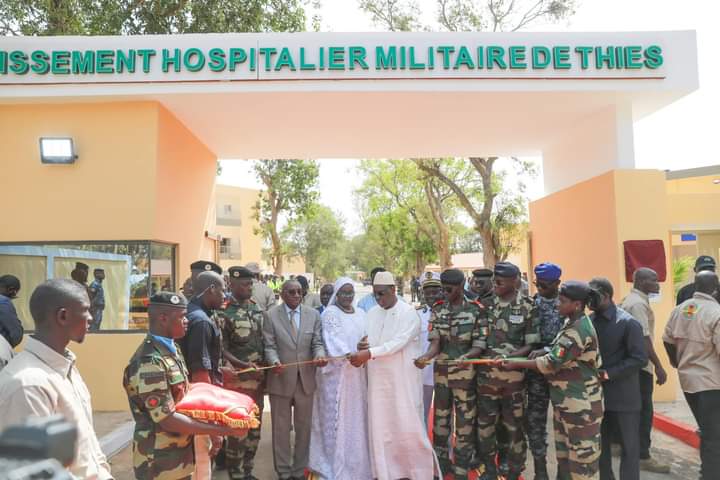 Camp militaire de Thiès : Macky Sall a visité le chantier de l’Académie internationale des métiers de l’aviation civile et inauguré plusieurs installations