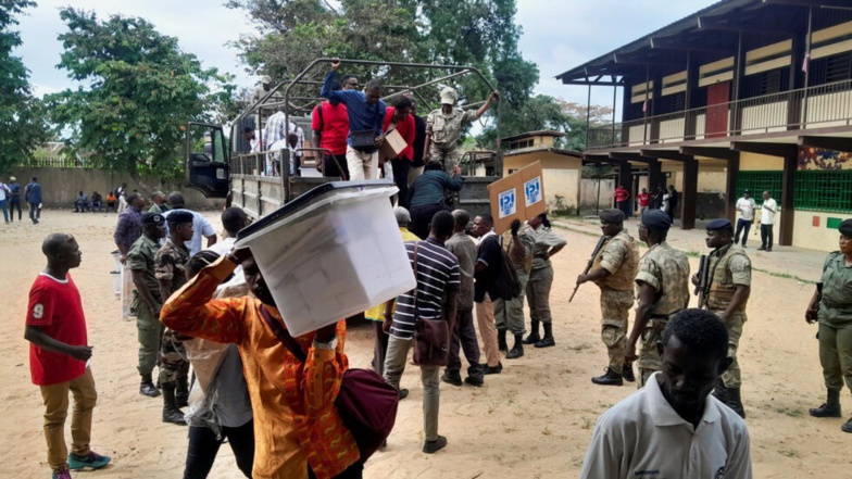 Présidentielle au Gabon : couvre-feu instauré et internet coupé