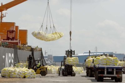 La Côte d’Ivoire suspend ses exportations de sucre et riz jusqu'à la fin de l'année