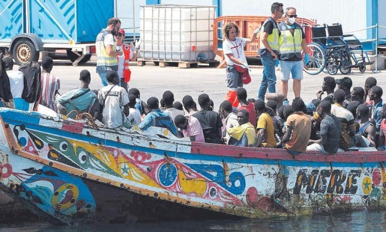 Migration irrégulière : deux pirogues de près de 300 personnes débarquent sur l'île El Hierro