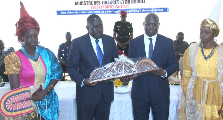 ​Saint-Louis : Cheikh DIBA, le ministre des Finances, inaugure les nouveaux locaux de la Trésorerie paierie régionale (TPR)