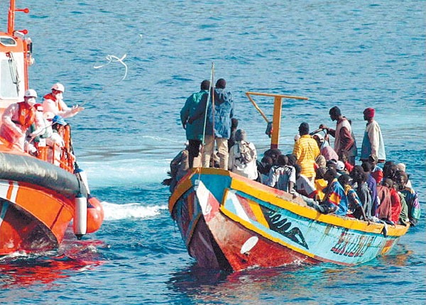 Afflux de Migrants aux Îles Canaries : Plus de 1 600 Arrivées en Trois Jours