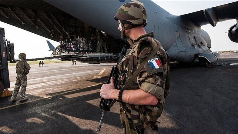 Retrait des bases militaires françaises à Dakar : l'échéance fixée en décembre 2025