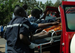 URGENT - ACCIDENT - PIKINE : En voulant s’accrocher sur un car, un homme rate sa prise, tombe et meurt.  