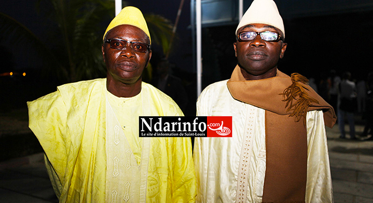 Badara MBOUP ( à gauche ) avec son frère Aboubacar de l'UGB