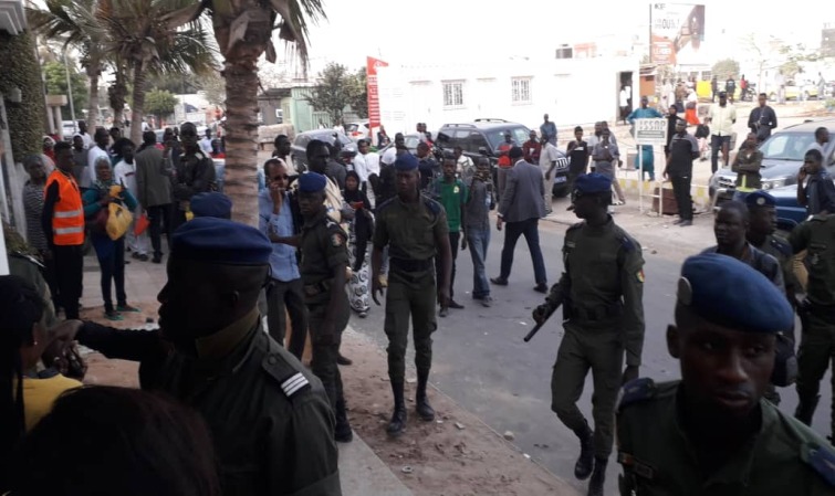 Manifestations devant le siège de Pape DIOP : Au moins 5 personnes arrêtées