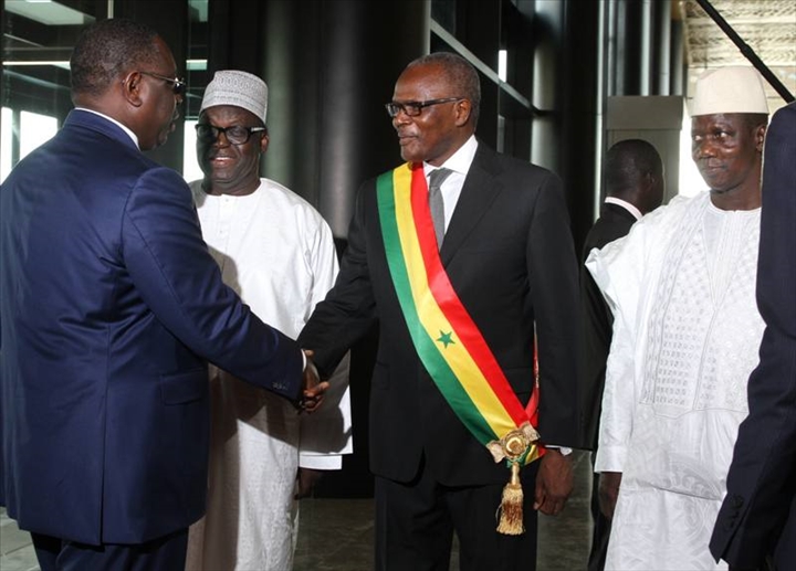 Macky SALL rend hommage à un « homme d’Etat d’une dimension exceptionnelle »