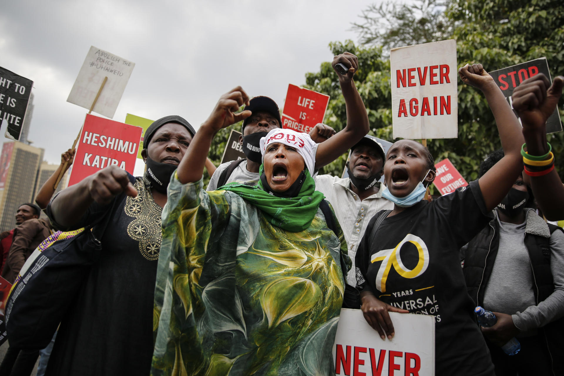 Manifestation devant l’ambassade américaine à Nairobi, au Kenya, le 9 juin 2020. — © Biran Inganga/AP Photo via Keystone