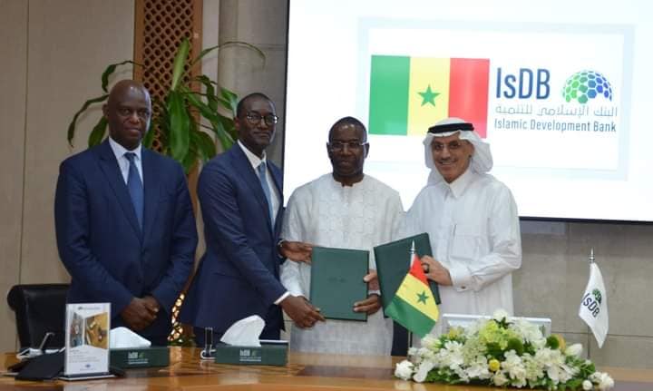 Construction de l'autoroute Dakar-Tivaouane-Saint-Louis : signature d’un accord de financement de 238 millions d'euros