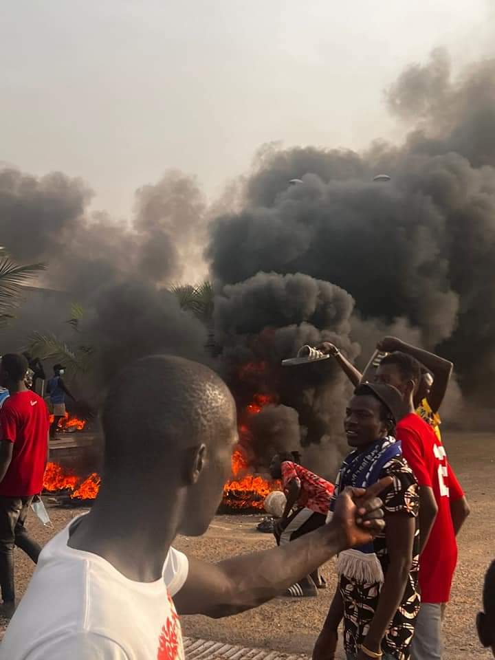 De violents affrontements enregistrés à Mbacké entre militants de Pastef et FDS