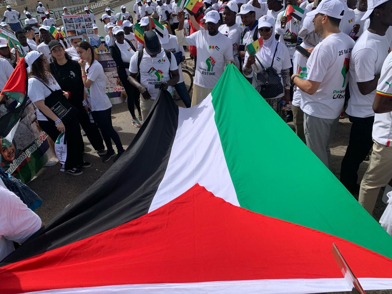 Dakar : une marche proteste contre les massacres des palestiniens à Gaza