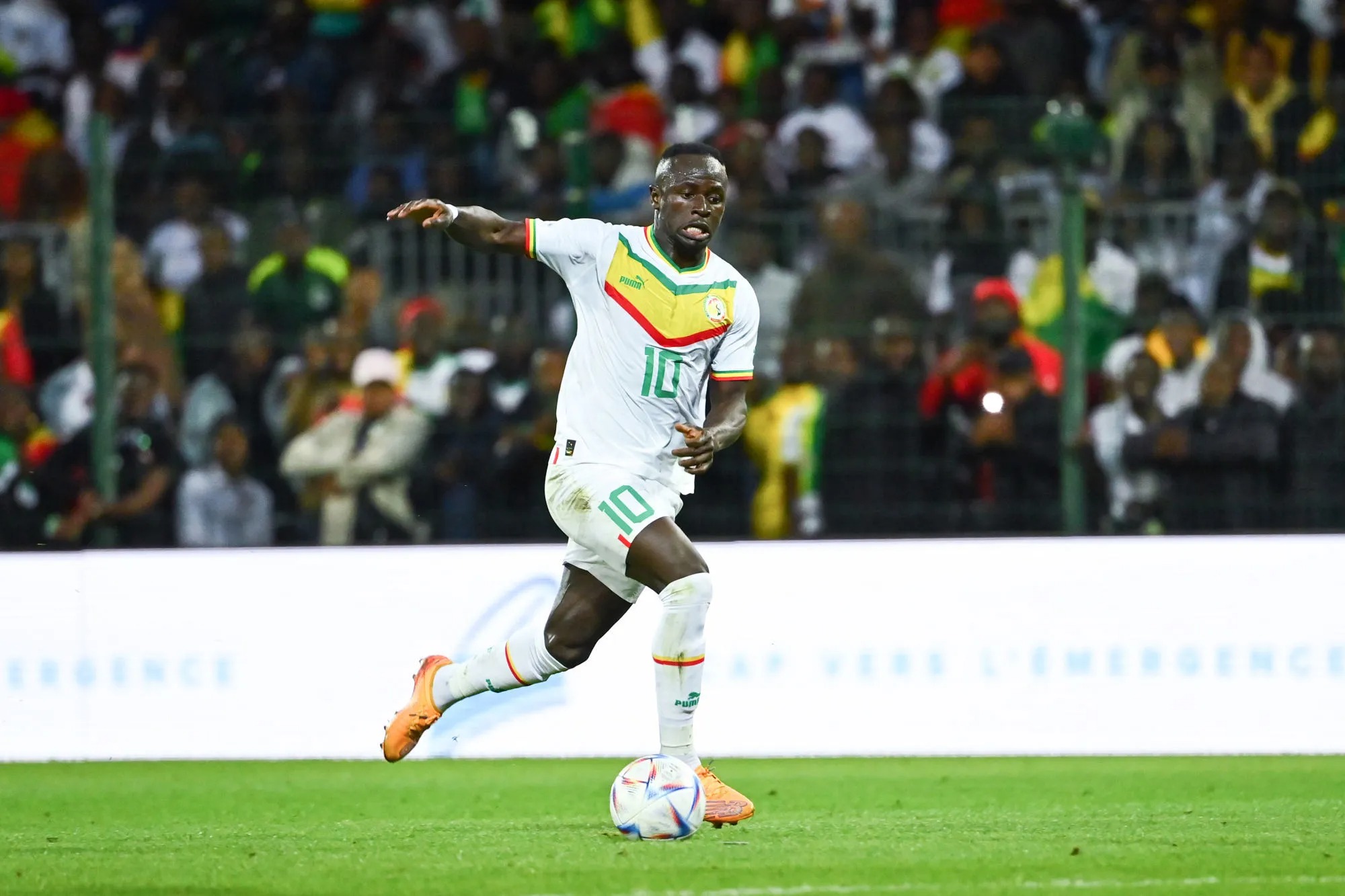 Football : Blessé au genou, Sadio MANÉ forfait pour les matchs contre la Rdc et la Mauritanie….