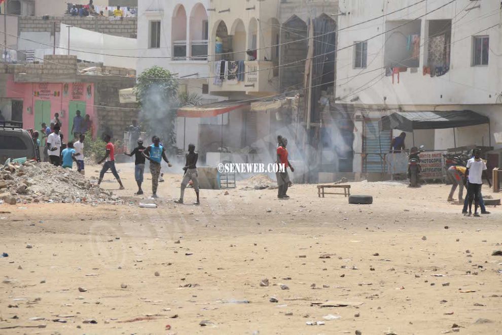 ( Photos) Manifestations à Ngor: Affrontements entre forces de l'ordre et jeunes