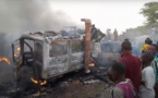 Violent incendie au camp de garde de Pikine : des camions frigos consumés, un garage mécanique dévasté (vidéo)