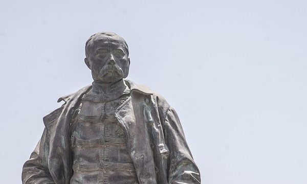 La présence dérangeante de de la statue de Faidherbe à Saint-Louis. Par Khadim NDIAYE