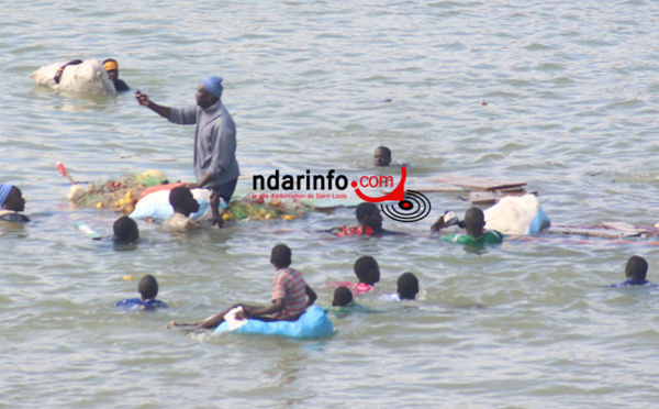 (VIDEO) CHAVIREMENT D’UNE PIROGUE A GUET-NDAR : une impressionnante opération de secours se déclenche. Regardez !