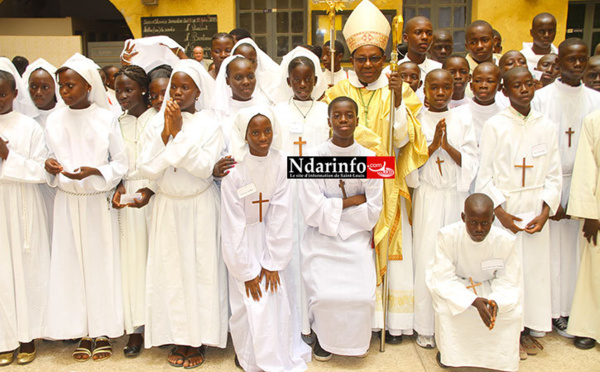 IMAGES : temps forts de la communion 2015 à la Cathédrale de Saint-Louis.