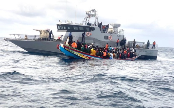 Émigration irrégulière : La marine intercepte une pirogue avec à bord 230 candidats