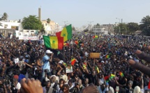 Replay : Y'en a marre réussit le pari de la mobilisation à la place de l'Obélisque