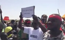 Pénuries d’eau à Rosso Sénégal : les populations marchent (vidéo)