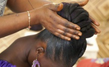 PHOTOGRAPHIE : Plongée dans un salon de coiffure de Saint-Louis