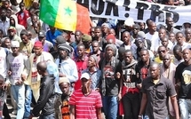 Flash Info:[VIDÉO] La Guérilla urbaine s'intensifie à Dakar: deux journalistes sont tabassés par les forces de l’ordre