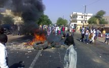 |PHOTOS| Les élèves du CEM de Mpal ont boudé les classes et bloqué la route nationale, ce matin