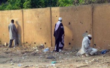 Macky s'attaque aux marchands ambulants et les personnes qui urinent dans les rues