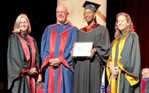 ENAP : Sophie Diallo remporte le prix Roland-Parenteau et la prestigieuse médaille d'or du Gouverneur général du Canada