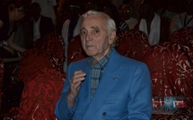 Direct : Charles Aznavour sur la Place Faidherbe de Saint-Louis