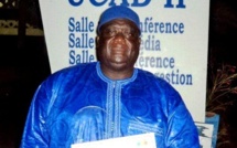 Mbaye Boye Fall honoré, reçoit le  prix du "Alouwa de l'Education".