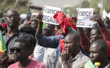 Mali : manifestation en faveur des militaires et contre les pressions étrangères