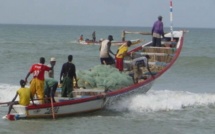 Pris au piège par une houle dangereuse, trois pêcheurs Saint-Louisiens secourus en Guinée Bissao.