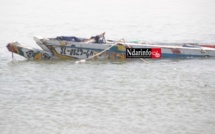 Accident tragique en mer : les photos de la pirogue fracassée par les vagues.