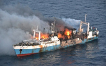 Port de Dakar : un navire de pêche prend feu et fait un mort