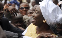 Mega Meeting de YAW aux Parcelles: Mimi Touré sur le présidium aux côtés des leaders