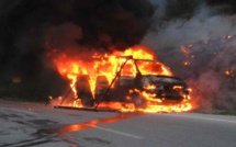 SAINT-LOUIS – GRAVE INCENDIE A DAROU: Une vingtaine de véhicules brulés.