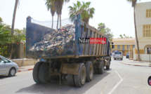 ARRÊT SUR IMAGES: ce camion de ramassage d'ordures ne se ferme pas!