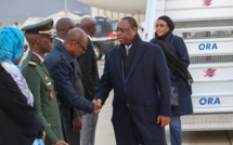 Forum sur la paix : Macky Sall et la Première dame sont arrivés en France (photos)