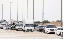 Dubaï en proie à de graves inondations : Un aéroport inondé, des routes bloquées, un gratte-ciel frappé par la foudre