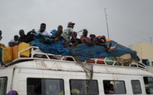 GRAVE ACCIDENT A NGALLELE : Un mini car heurte un camion semi-remorque.