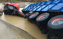 ROUTE DE KHOR: un camion plonge dans le fleuve (photos)